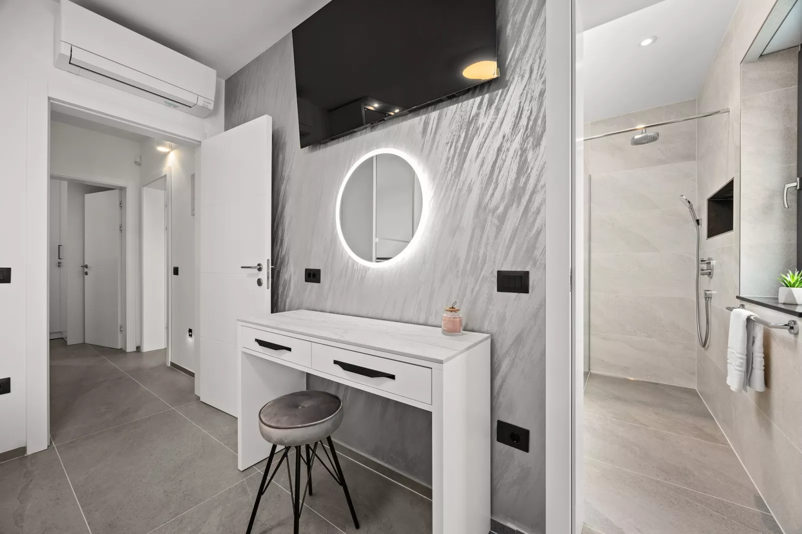 Villa Antares - Luxurious Vacation Oasis-Slaapkamer