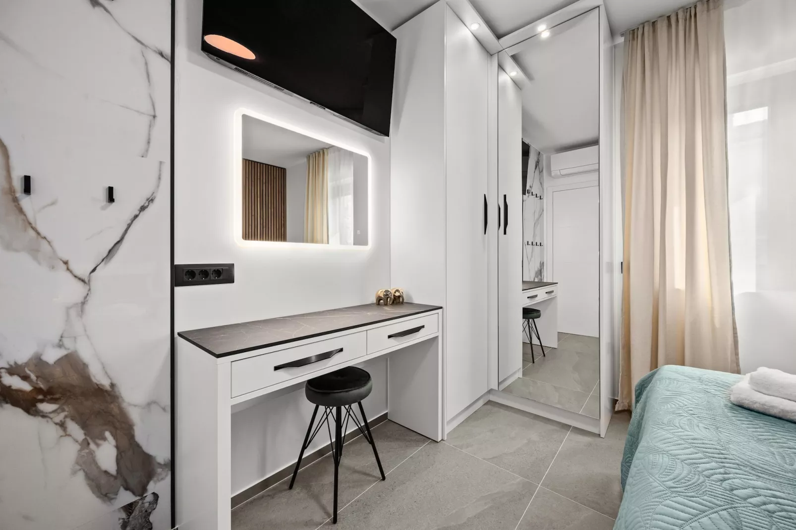 Villa Antares - Luxurious Vacation Oasis-Slaapkamer