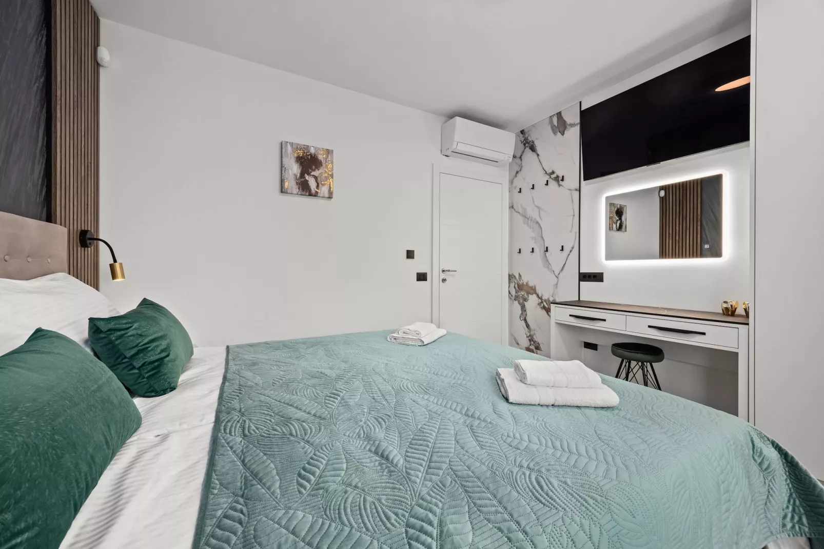 Villa Antares - Luxurious Vacation Oasis-Slaapkamer