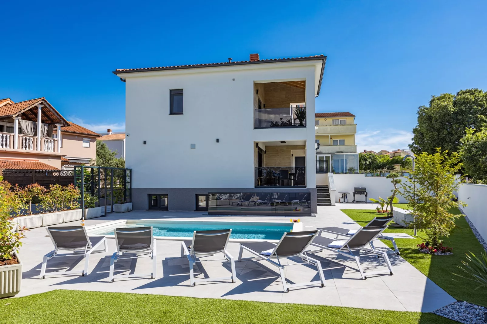 Villa Antares - Luxurious Vacation Oasis-Buitenlucht