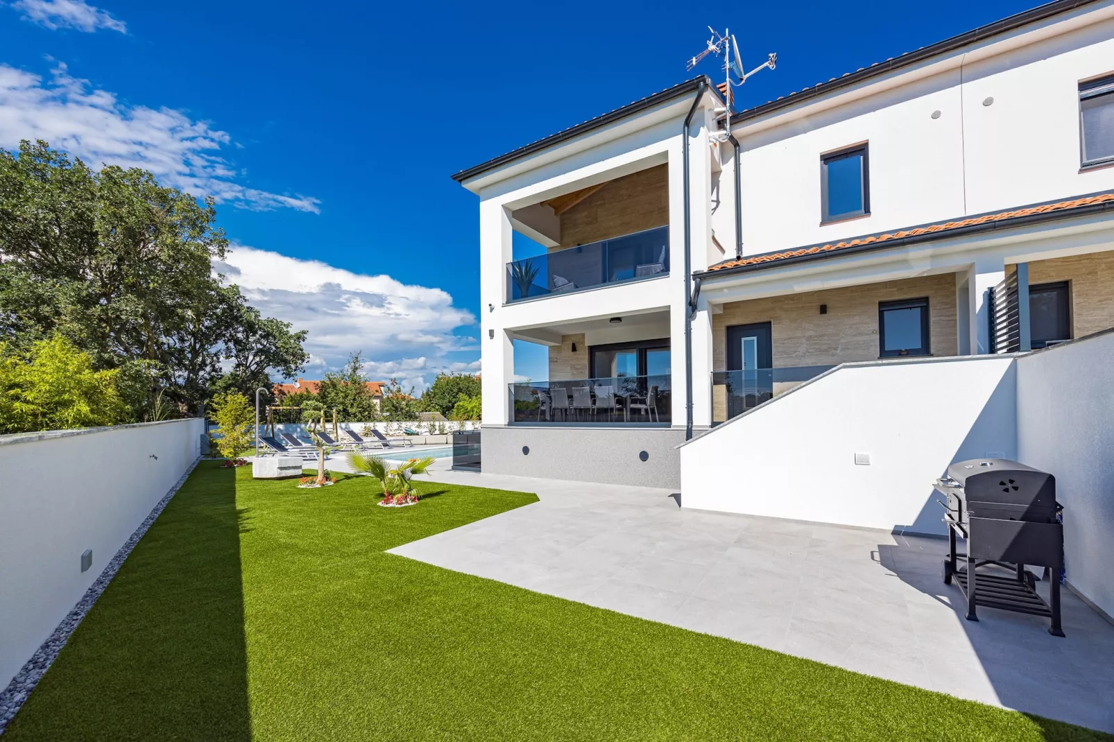 Villa Antares - Luxurious Vacation Oasis-Buitenlucht