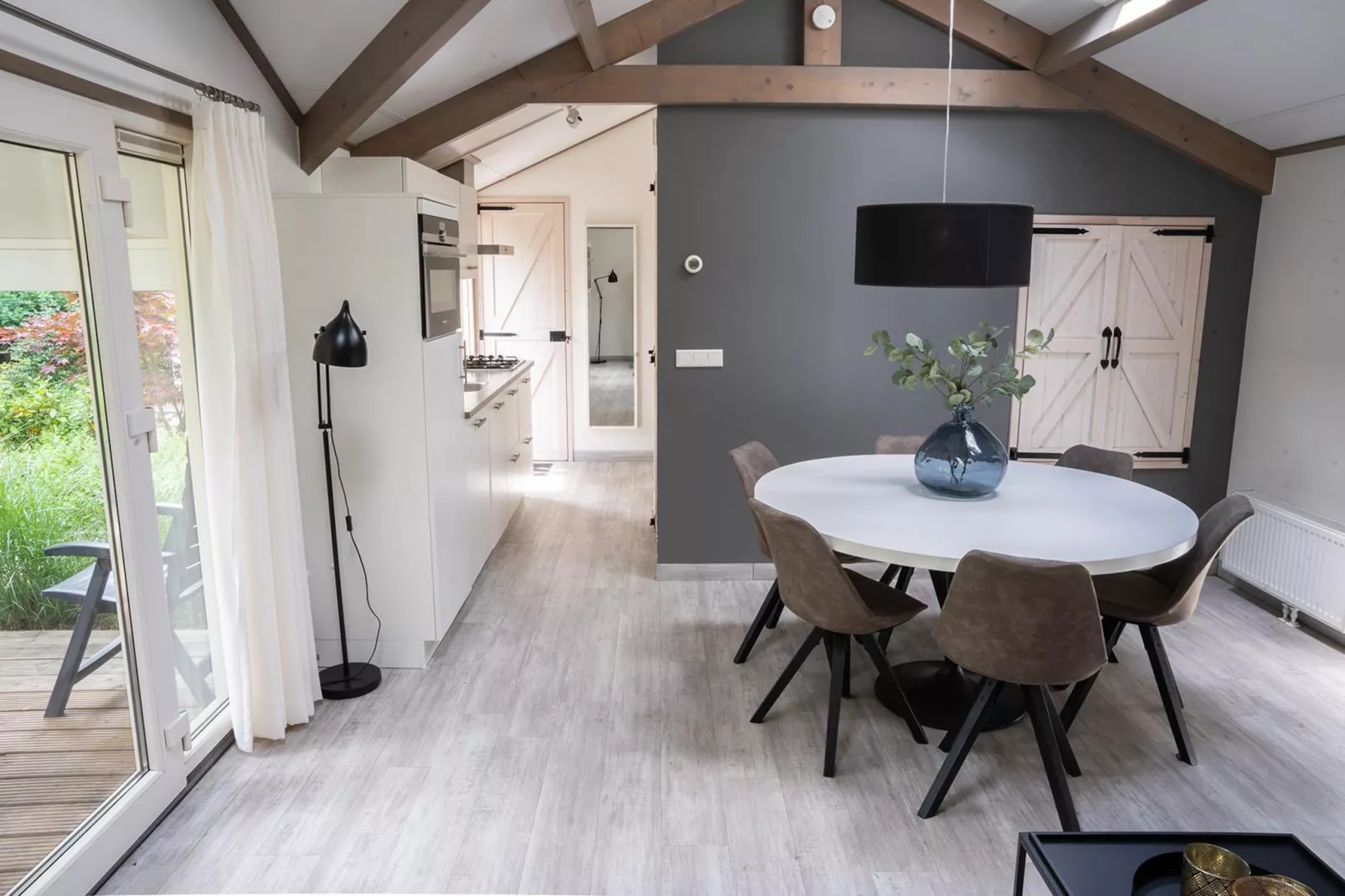 Heivlinder 4+2p-Eetkamer