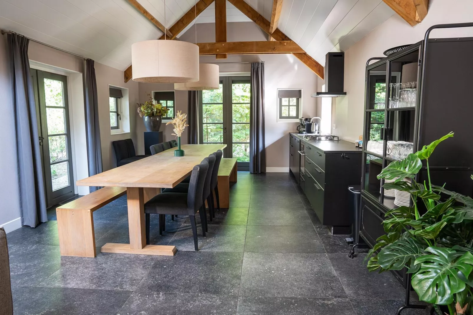 Vlindervallei Boshuis 16p-Eetkamer