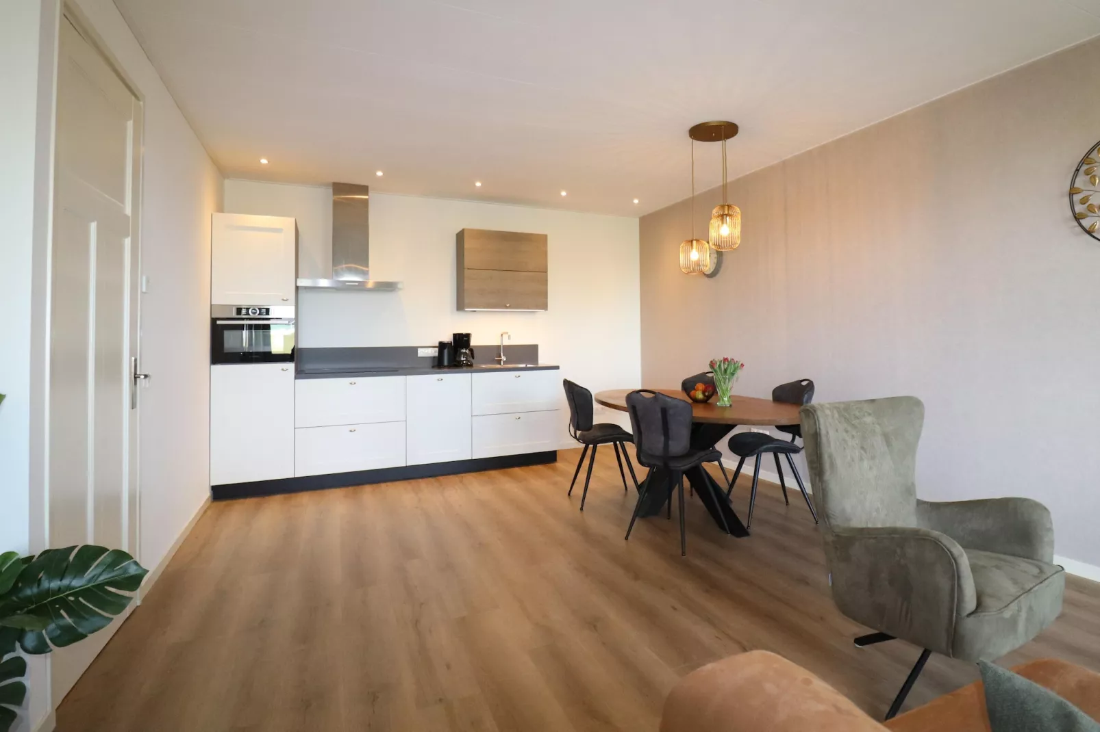 Berkenhof appartment-Eetkamer
