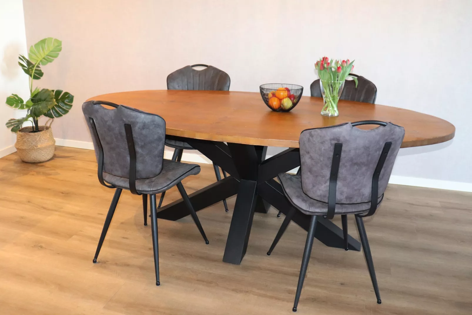 Berkenhof appartment-Eetkamer