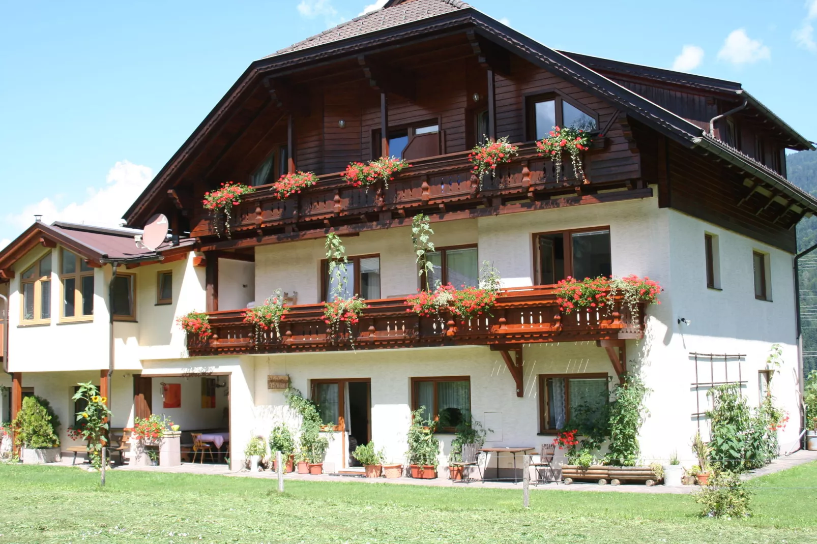 Gästehaus Pernull - Apartment 55qm mit Card Sommer-Buitenkant zomer