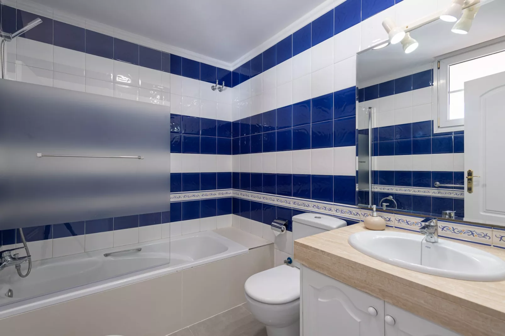 Blue Sea II-Badkamer