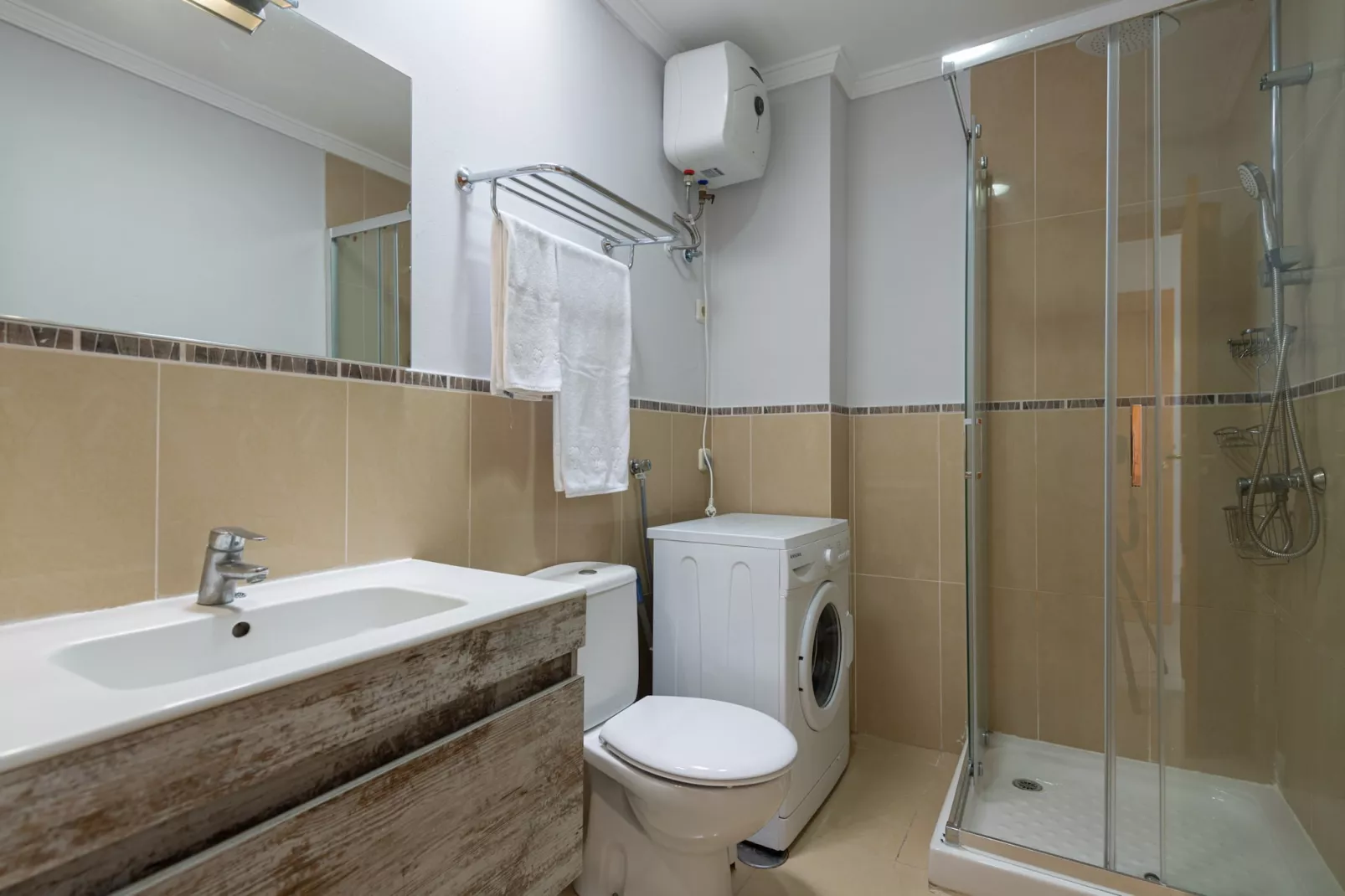 Mogán 2-B / 2-2-Badkamer