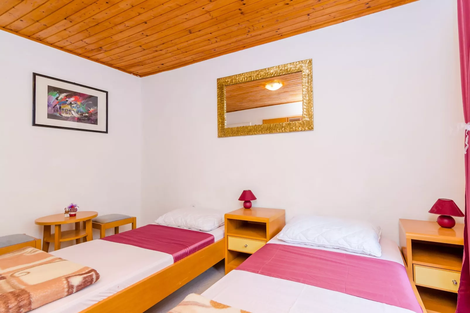 Rooms Jozomare - Standard Twin Room with Shared Bathroom (First floor)-Binnen