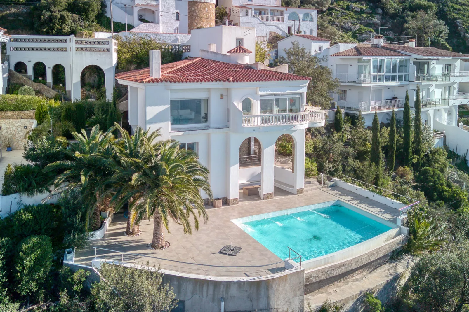 VILLA LOU-Buitenkant zomer