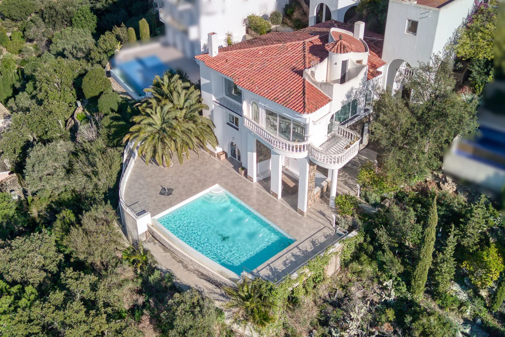 VILLA LOU-Buitenkant zomer