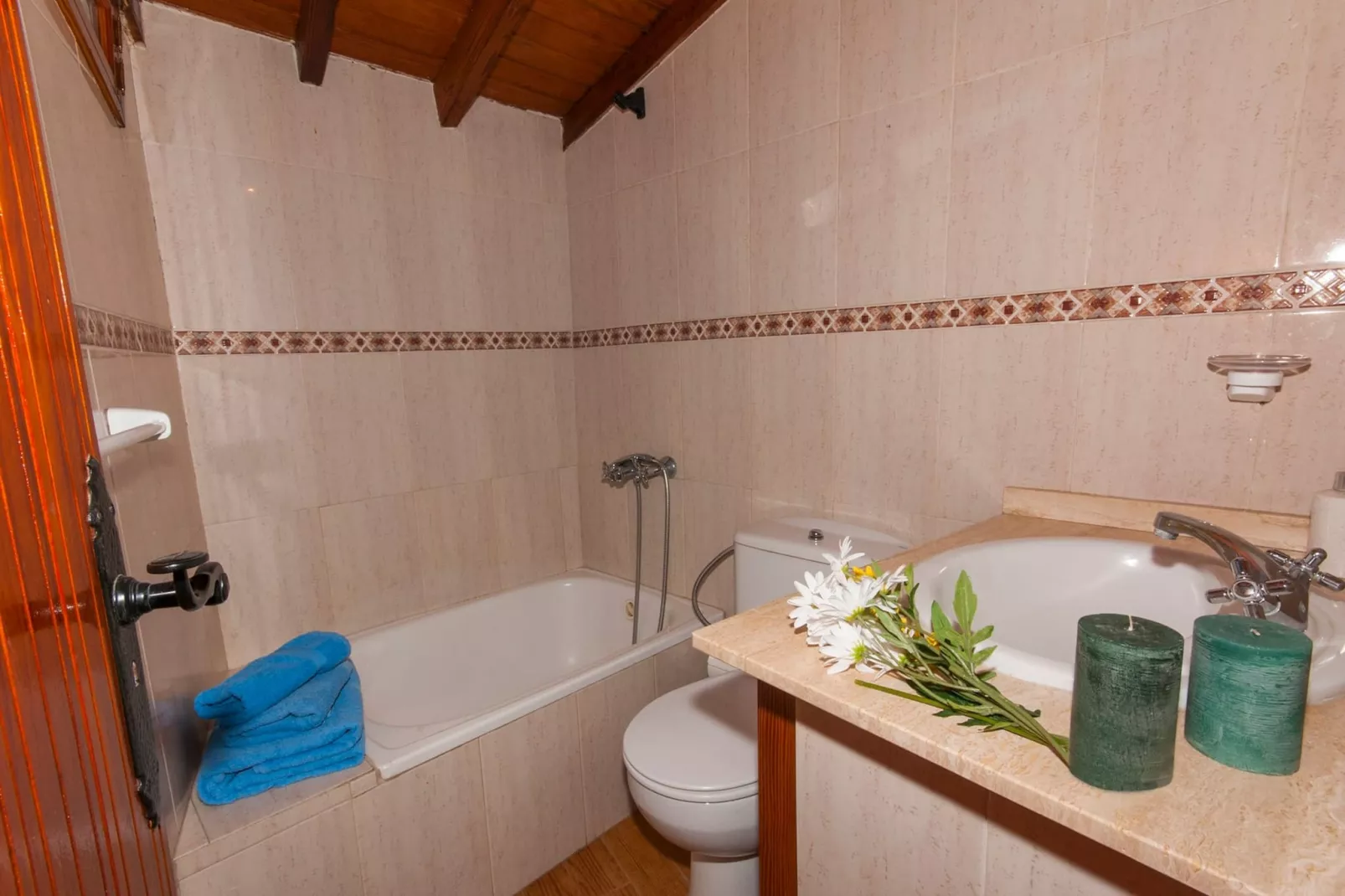 GC0260 Los Naranjillos-Badkamer