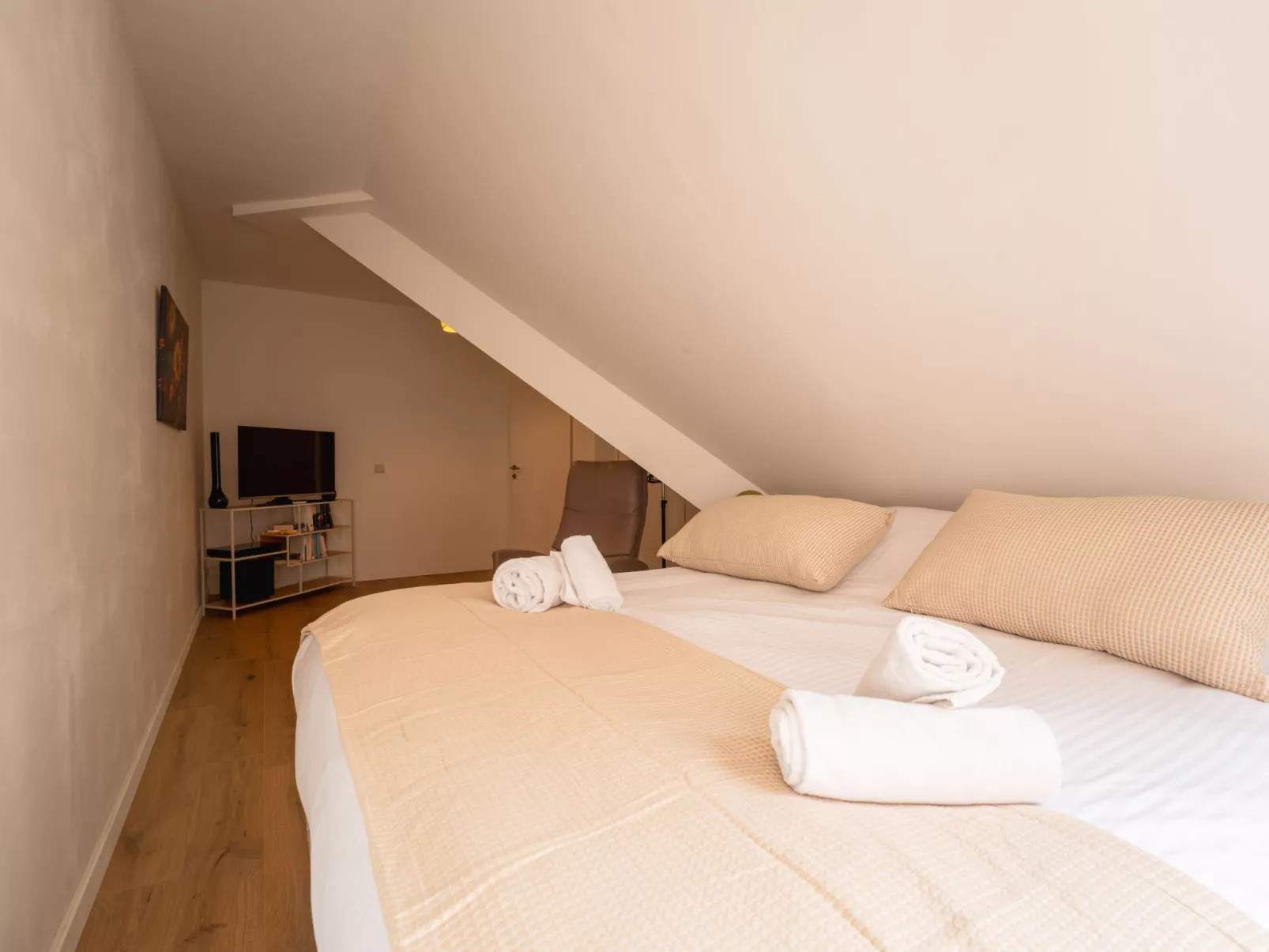 SeaRise with lateral sea view & parking-Binnen