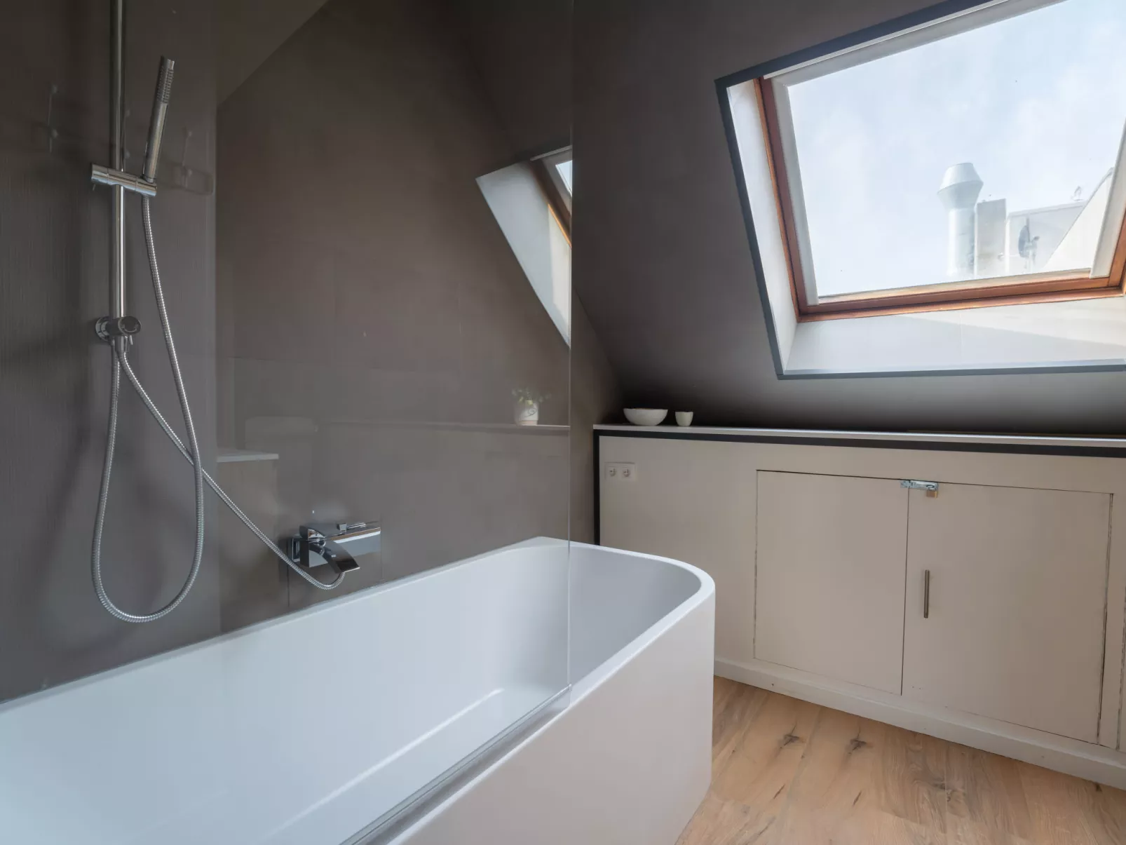 SeaRise with lateral sea view & parking-Binnen