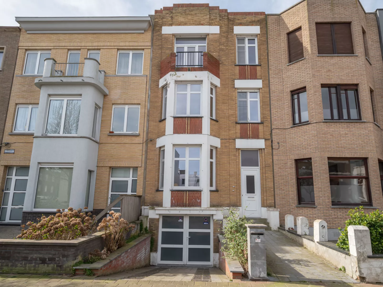 Les Citrinelles with parking-Buiten