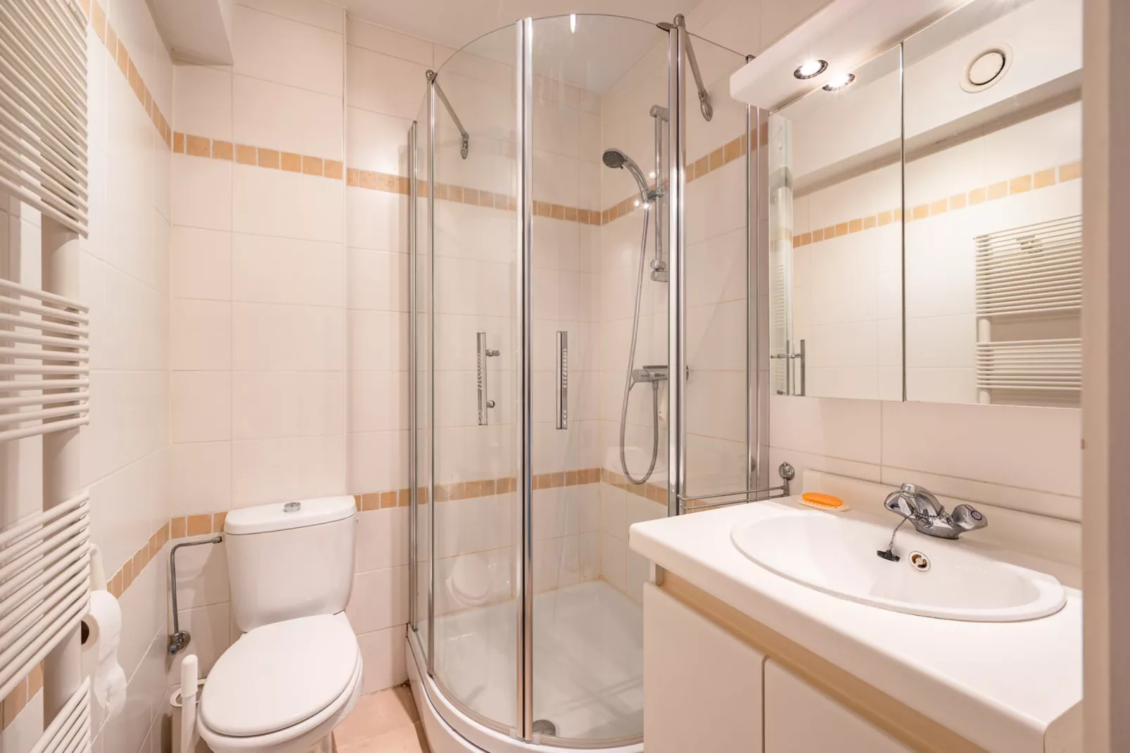 Residence Les Grisons-7-Badkamer