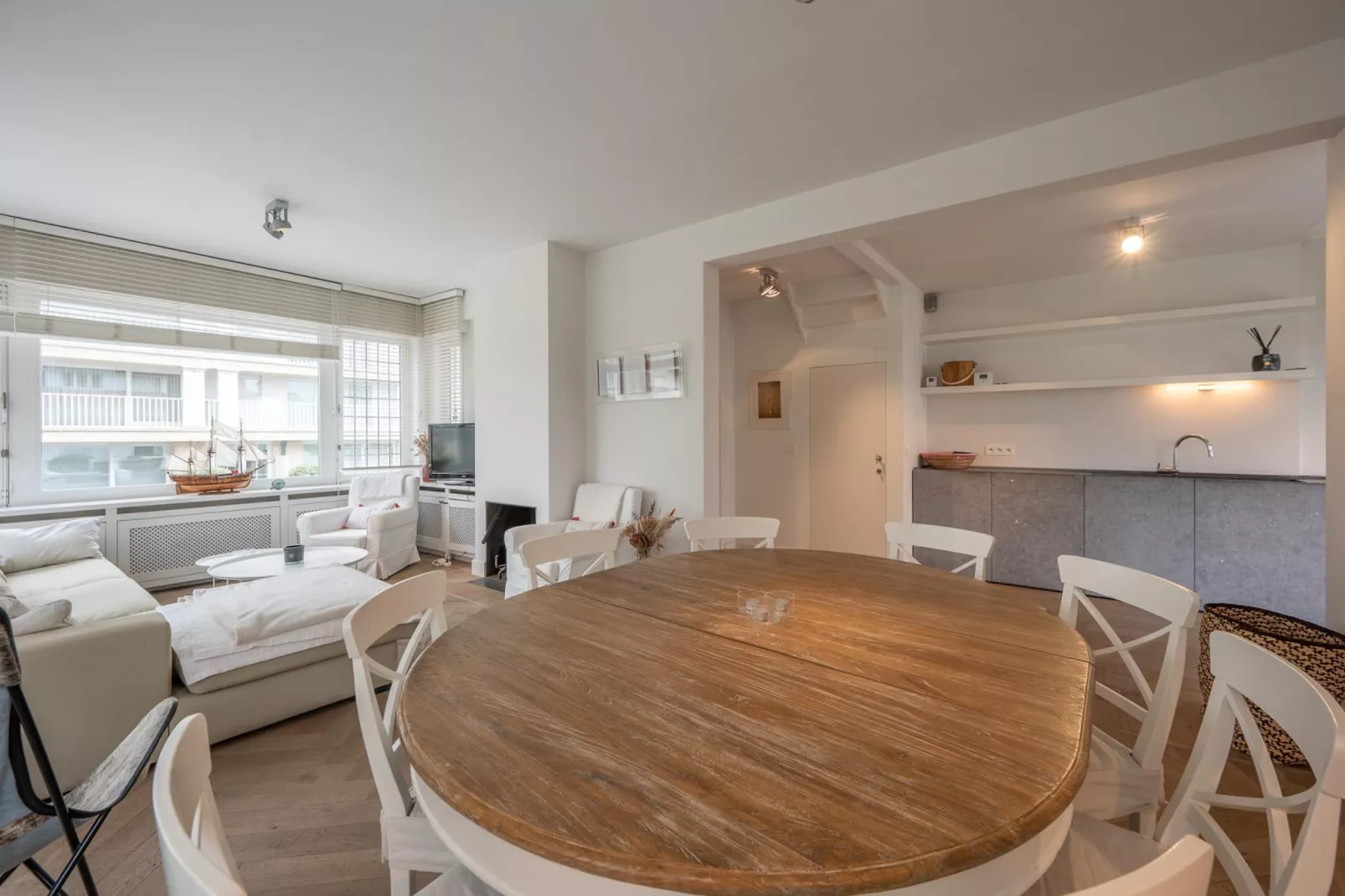 Residence Zeerobbenlaan 12-0-Eetkamer