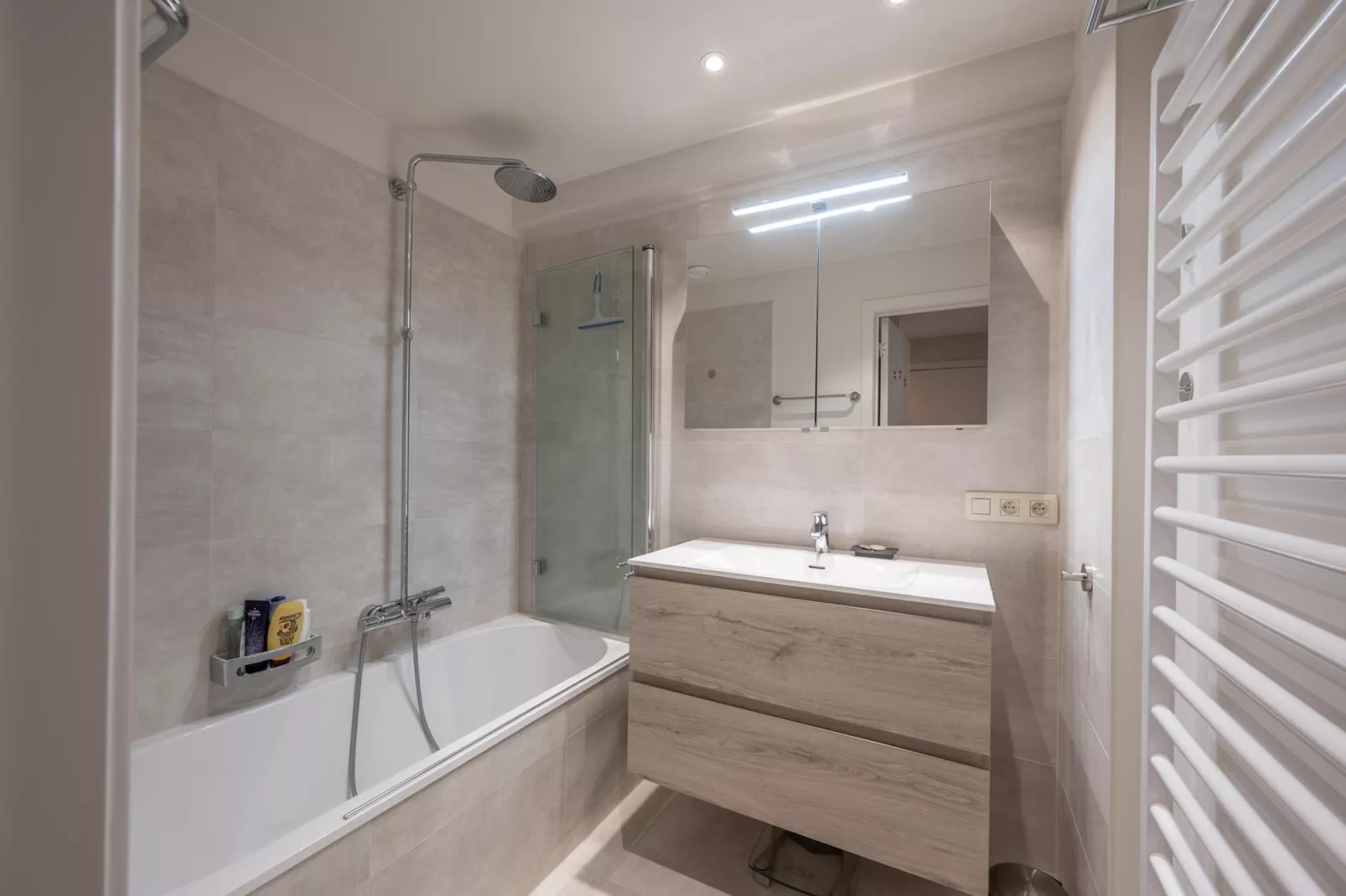 Residence SURFCORNER-21-Badkamer