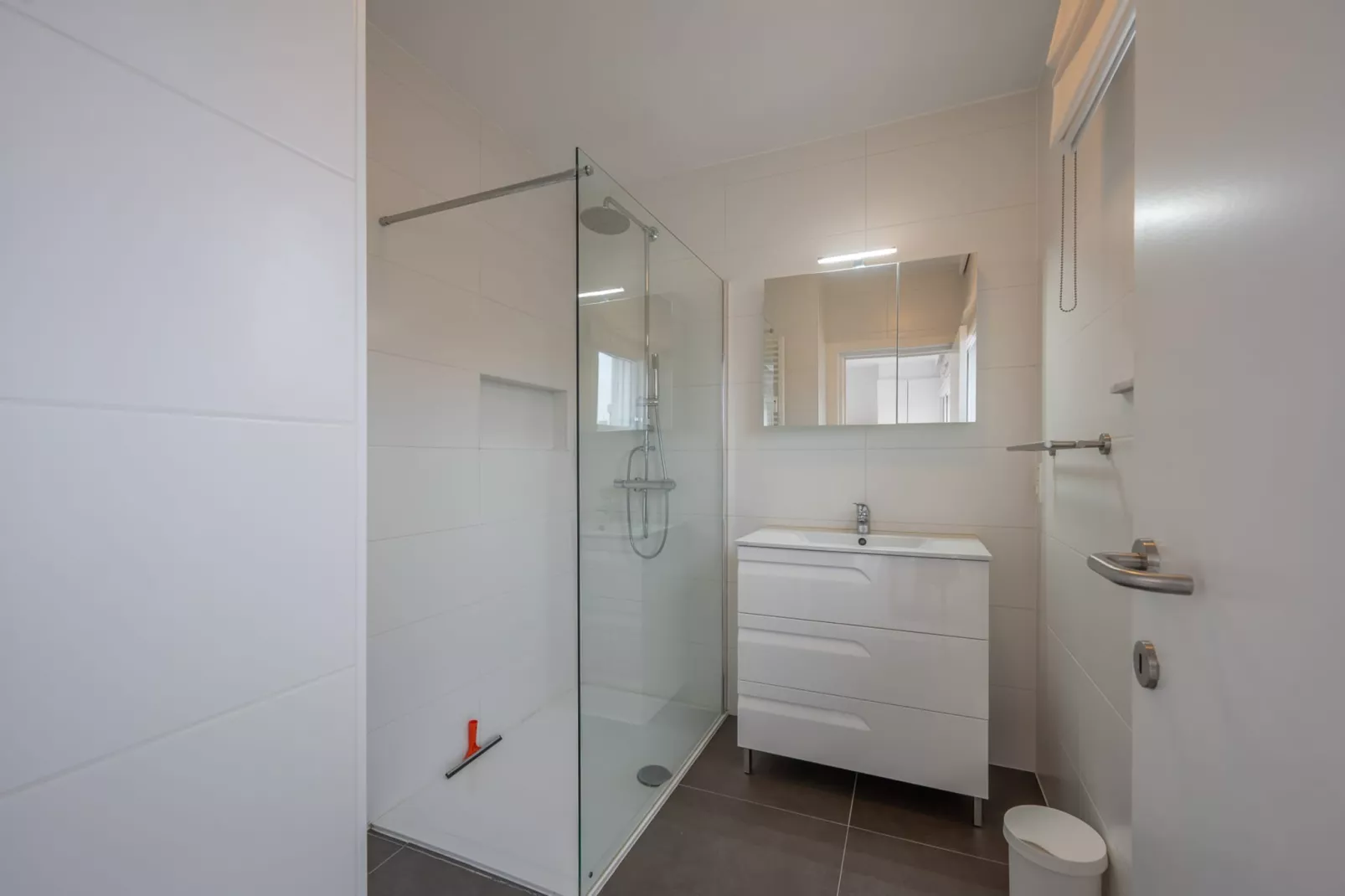 Residence CHATEAUNEUF-62-Badkamer