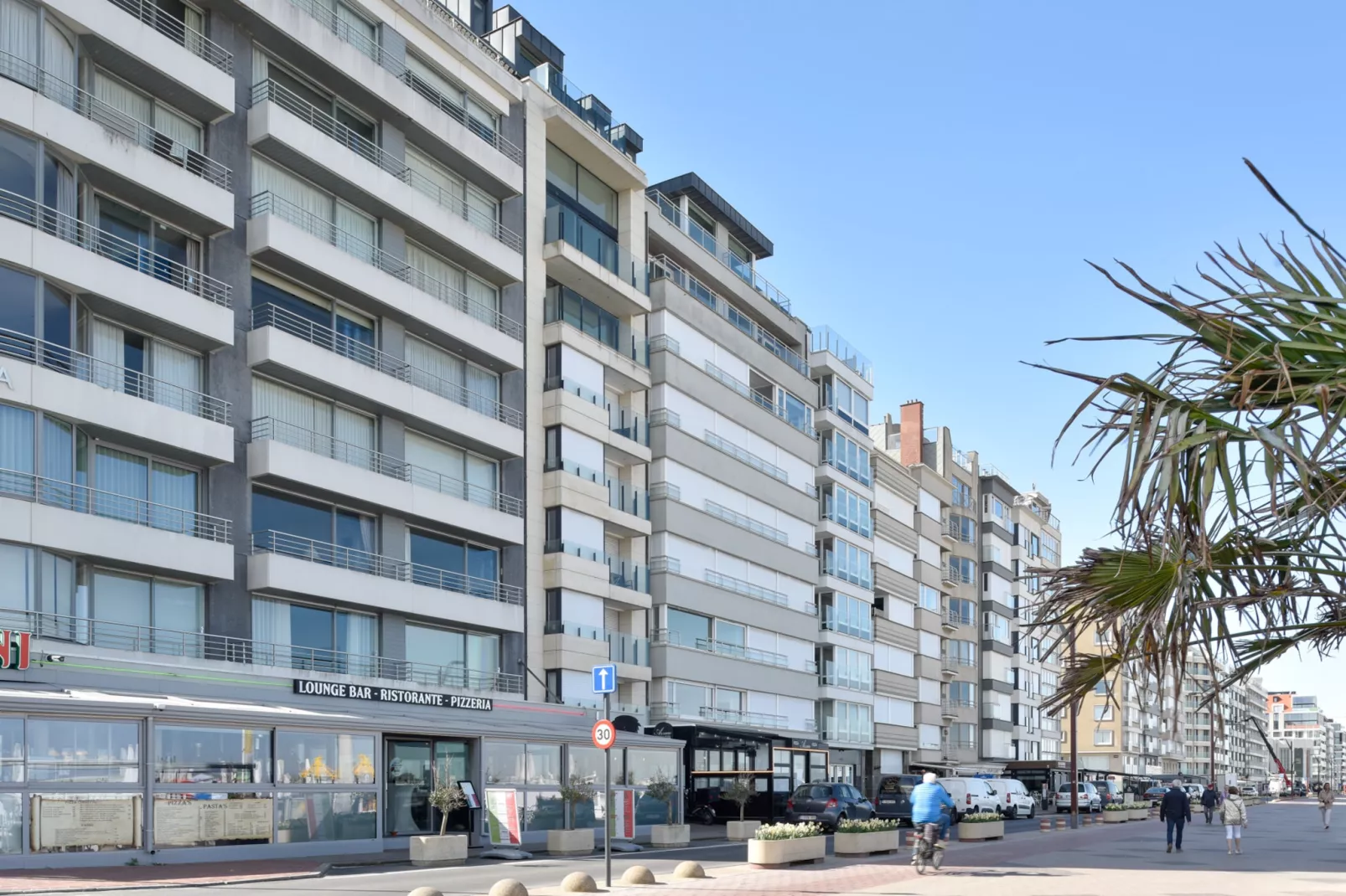 Residentie Belle Rive-51-Uitzicht zomer