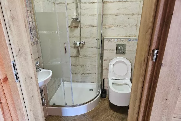 Domek wakacyjny LAWENDA dla max 6 osób Grąbczyn-Badkamer