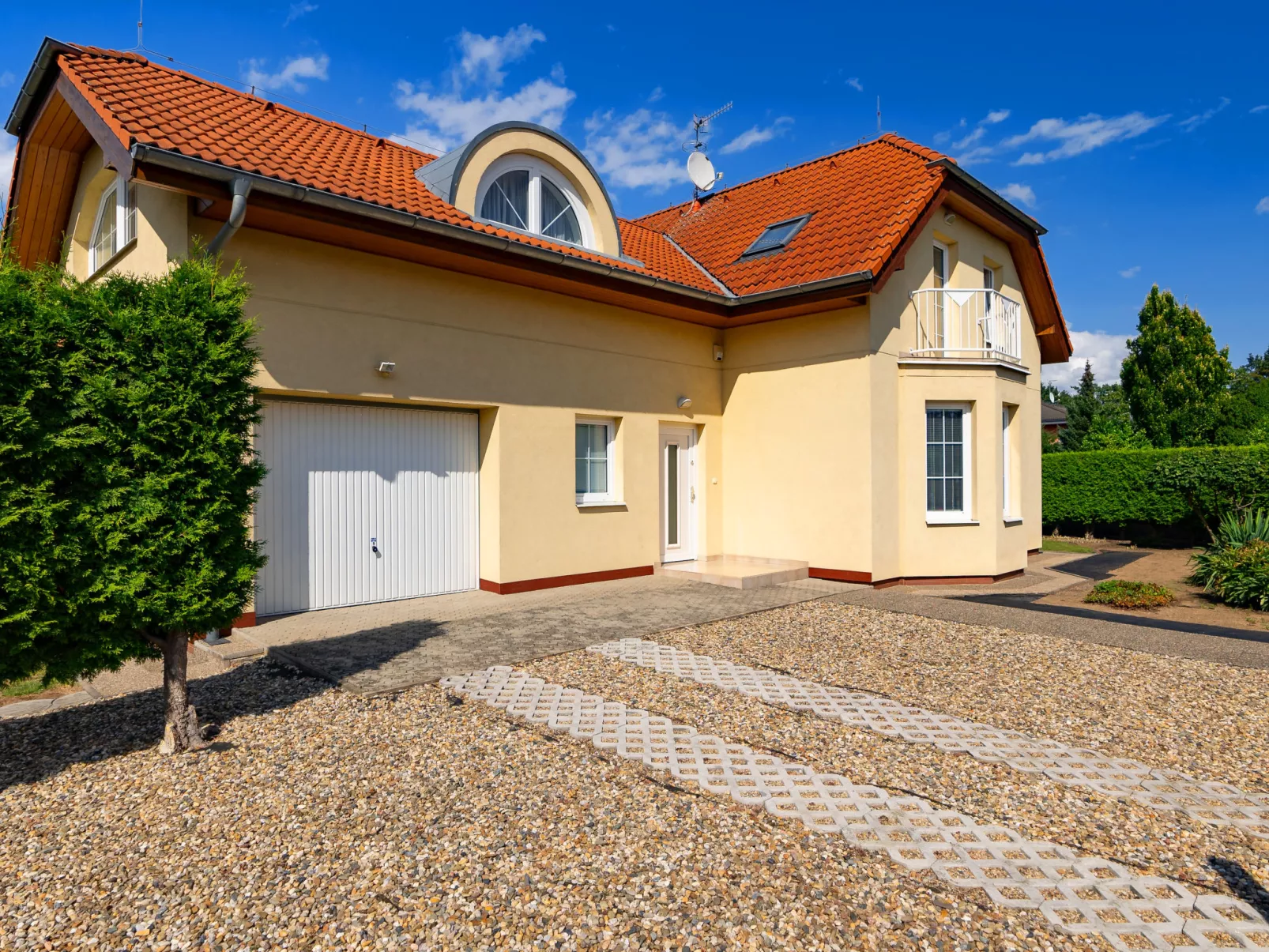 Garden & Terrace Villa-Buiten