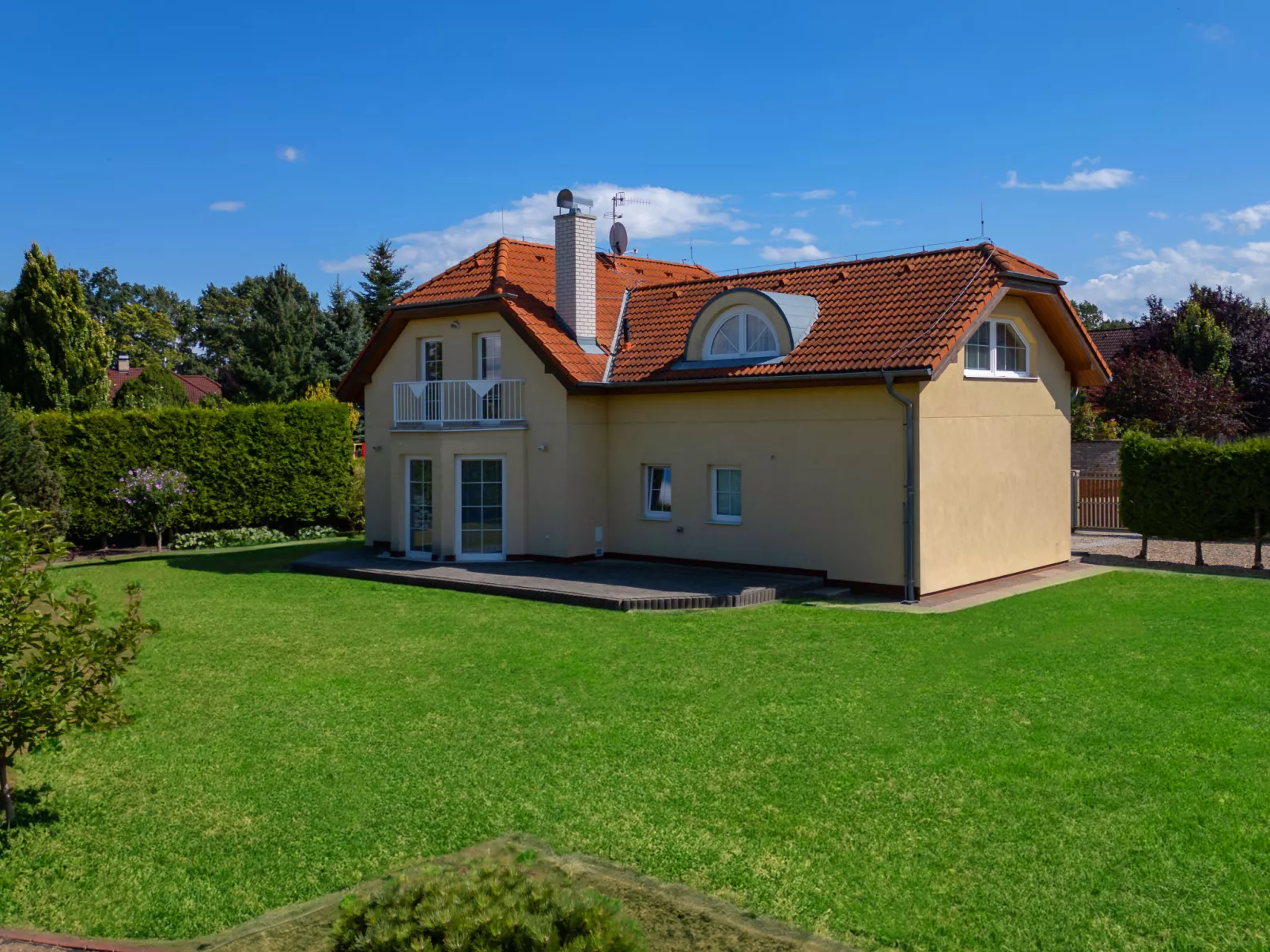 Garden & Terrace Villa-Buiten