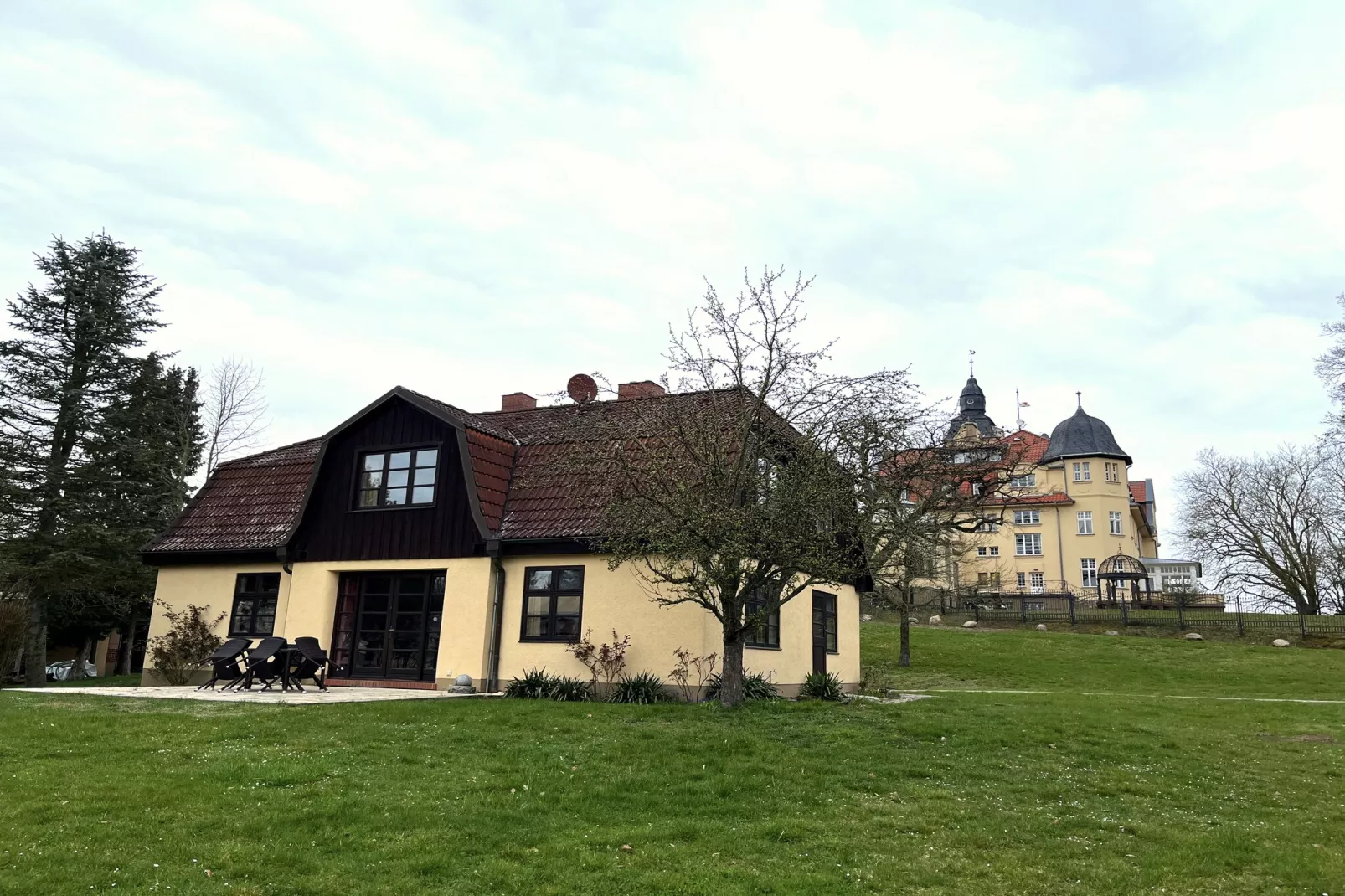 Haus Monika 200 qm / 7-8 Personen-Tuin winter