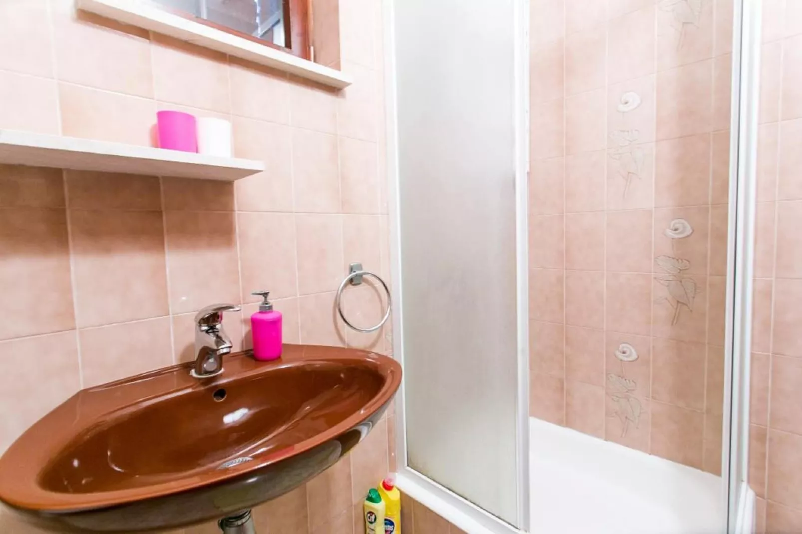 Apartments Neve - One-Bedroom Apartment with Balcony and Sea View-Badkamer