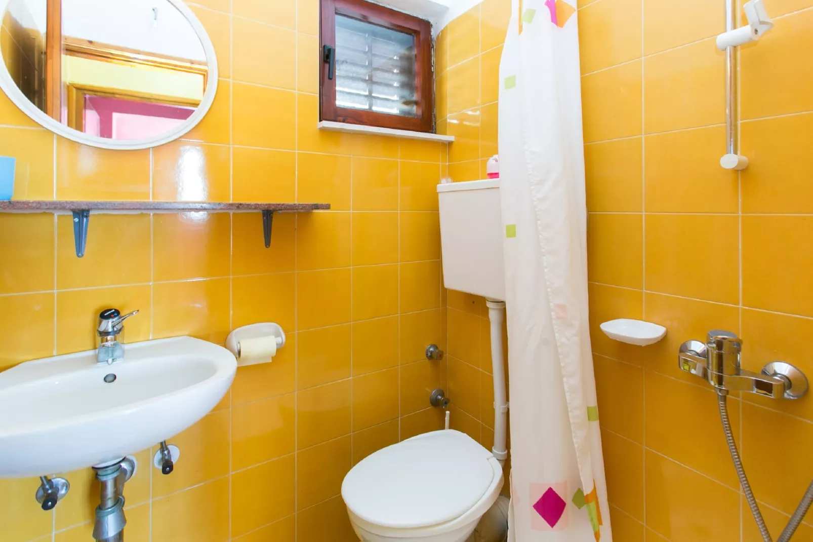 Apartments Neve - Two-Bedroom Apartment with Balcony and Sea View-Badkamer