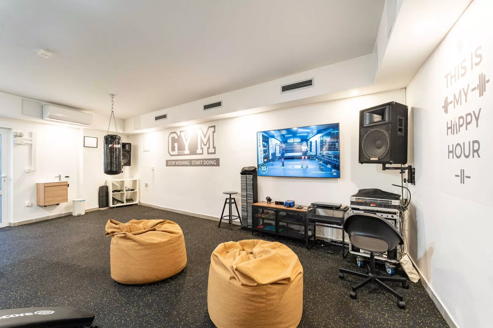 Villa Aura - Comfort double room-Sportzaal