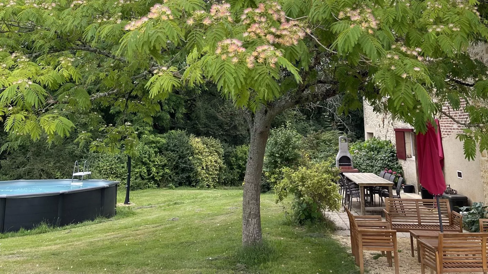 Grande gite Saint Martin le Redon-Tuinen zomer