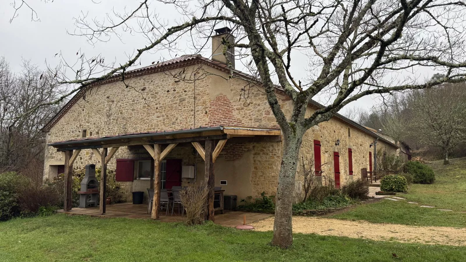 Grande gite Saint Martin le Redon-Buitenkant zomer