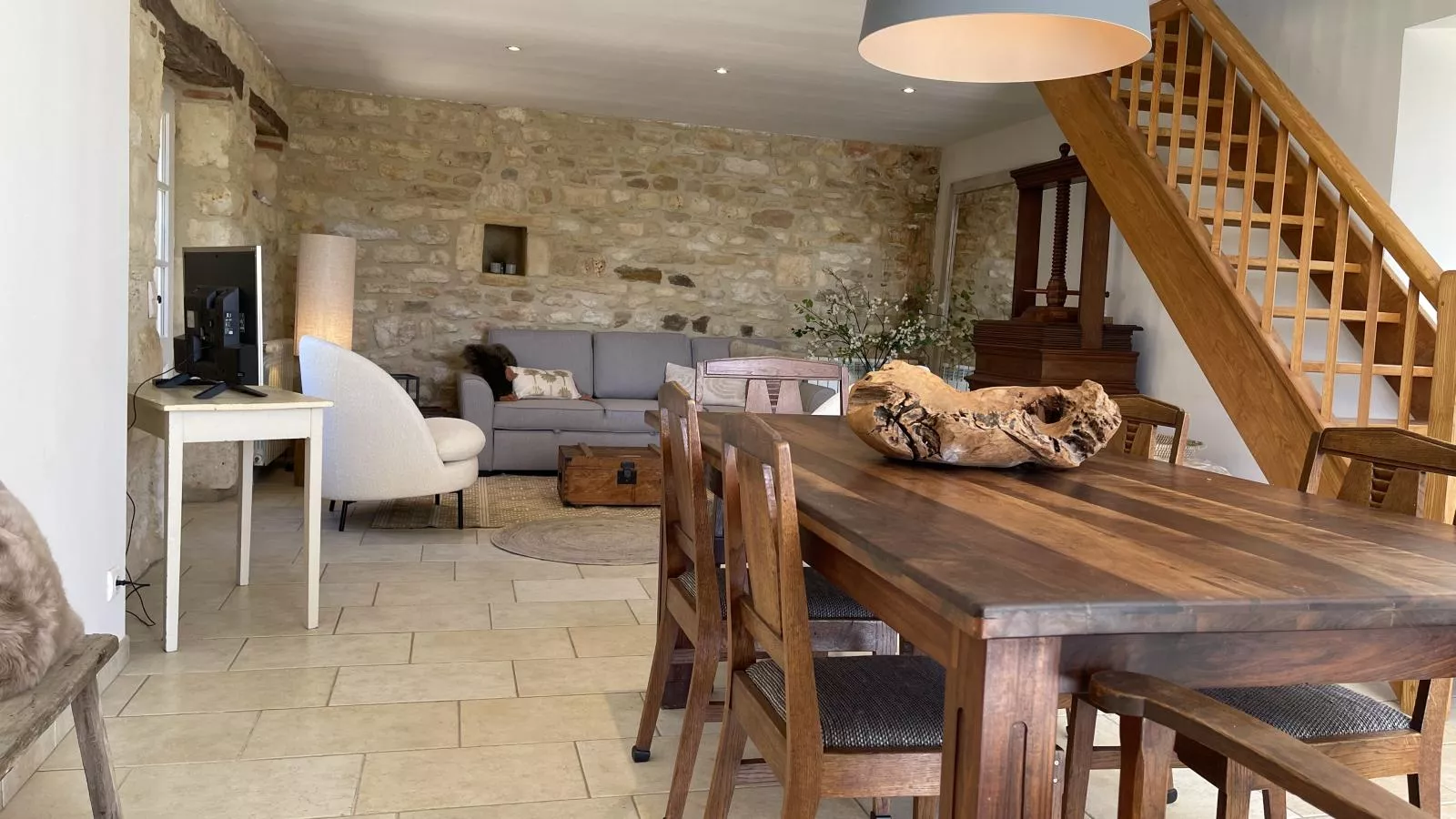 Petit gite Saint Martin le Redon-Eetkamer