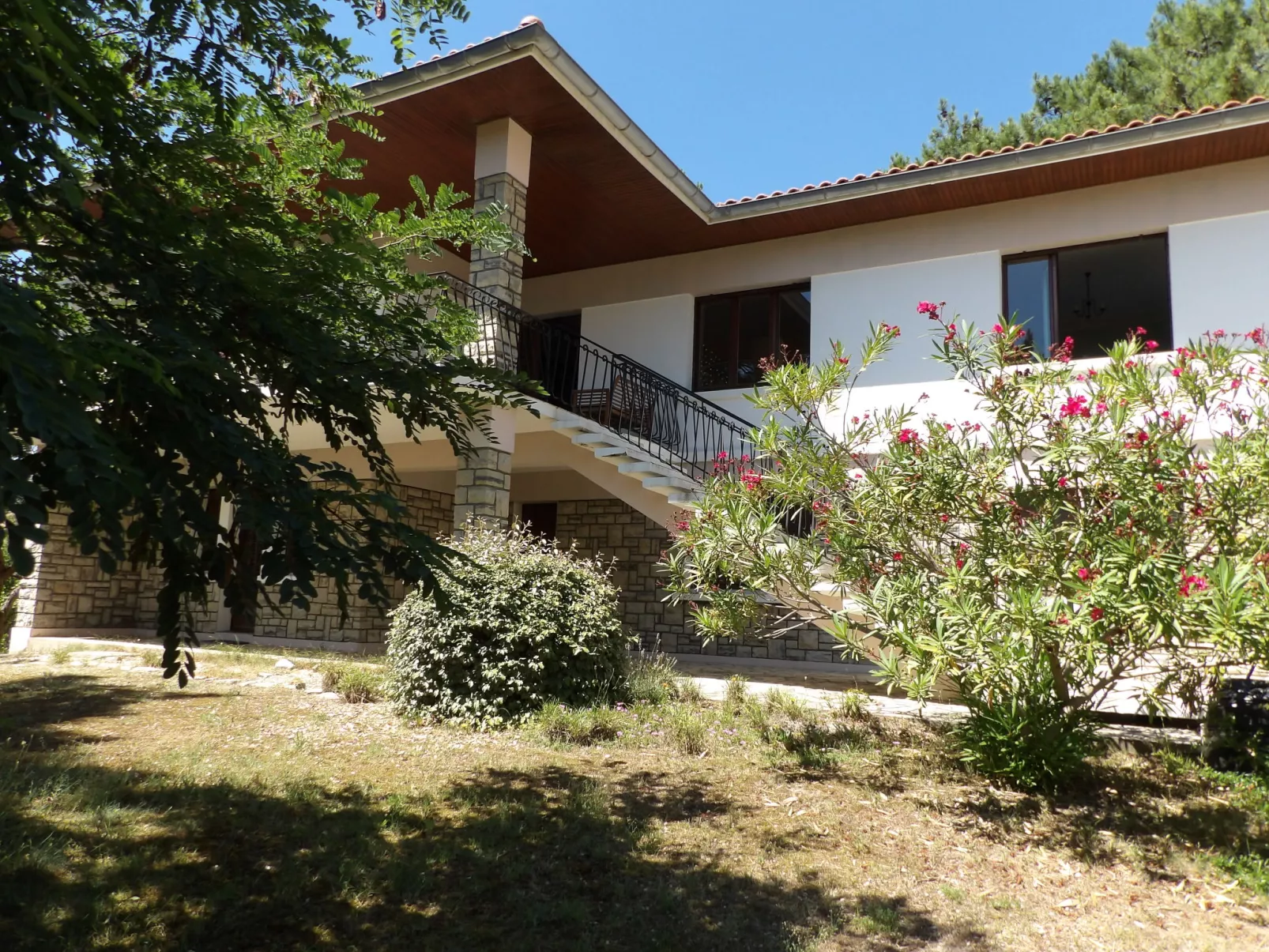 Douchamïa-Buiten