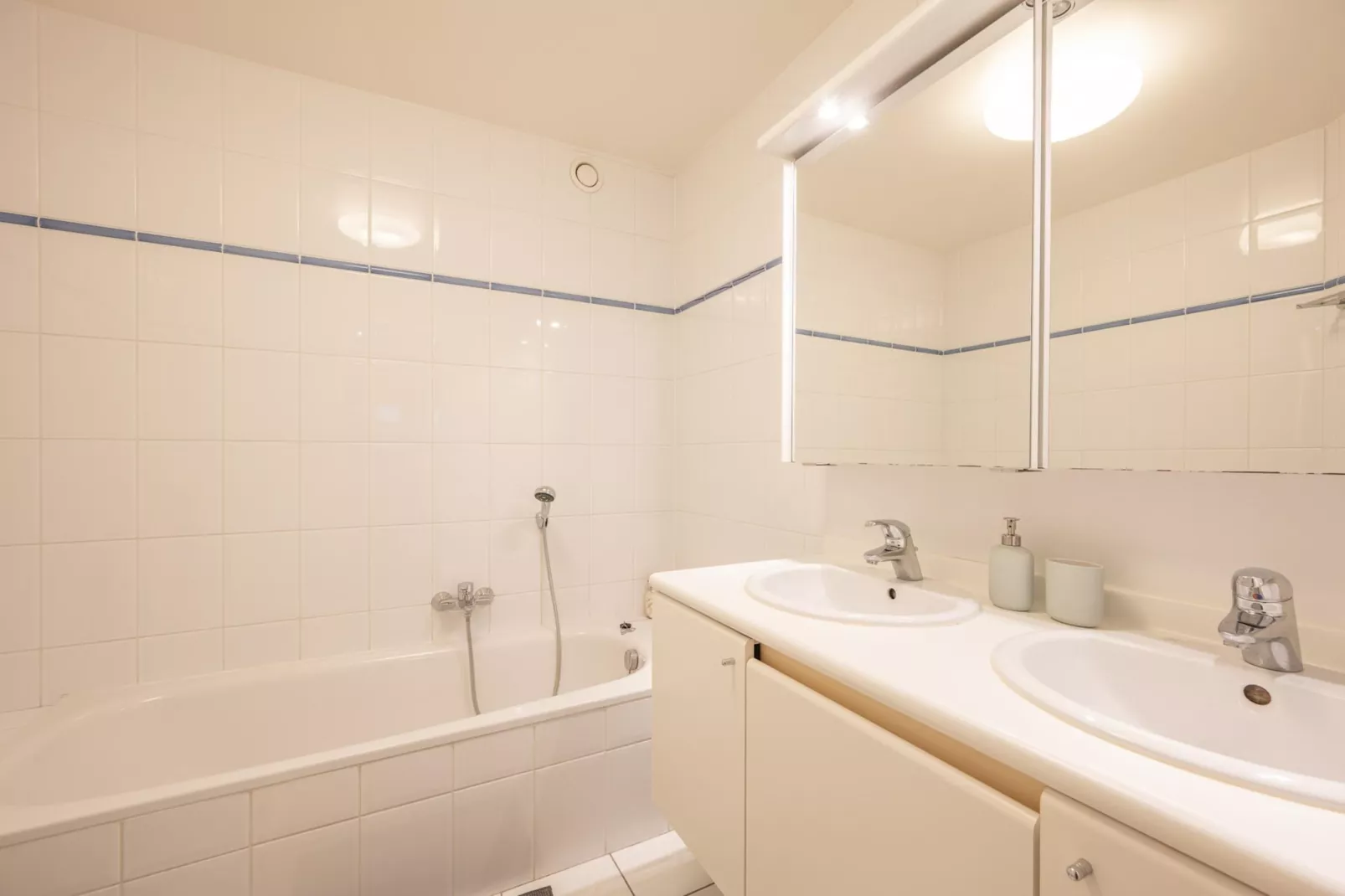 Residentie Zeerobben-01-Badkamer