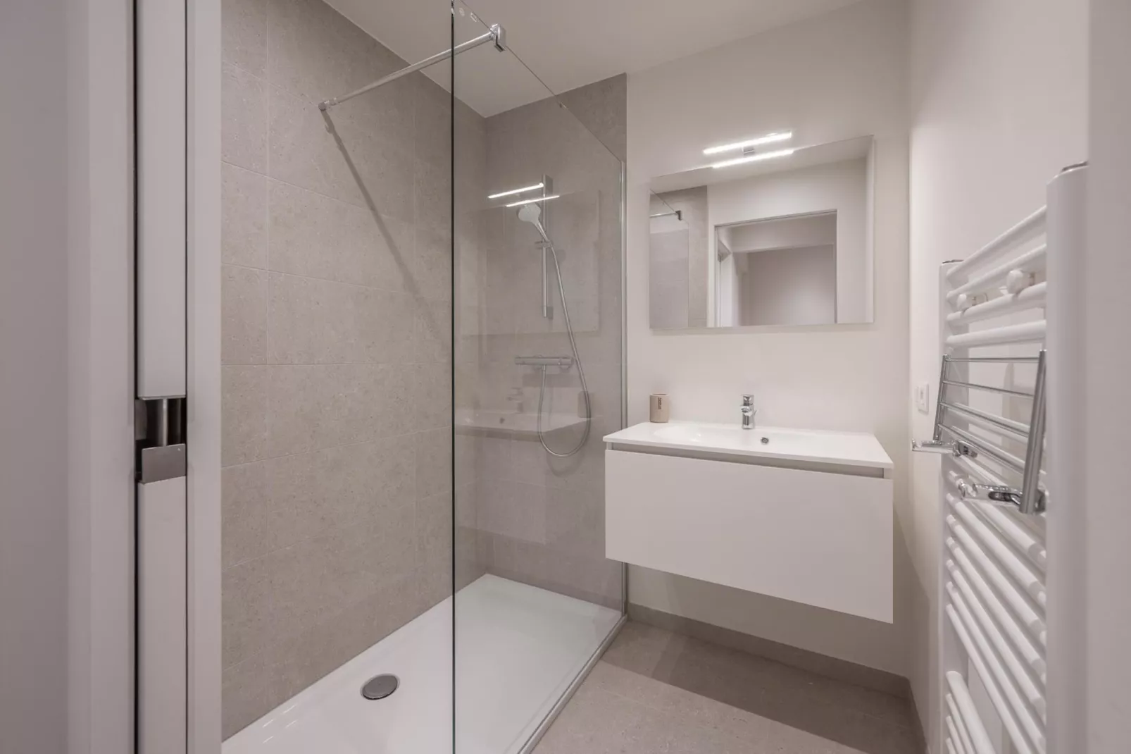 Residence Louise-I6B-Badkamer
