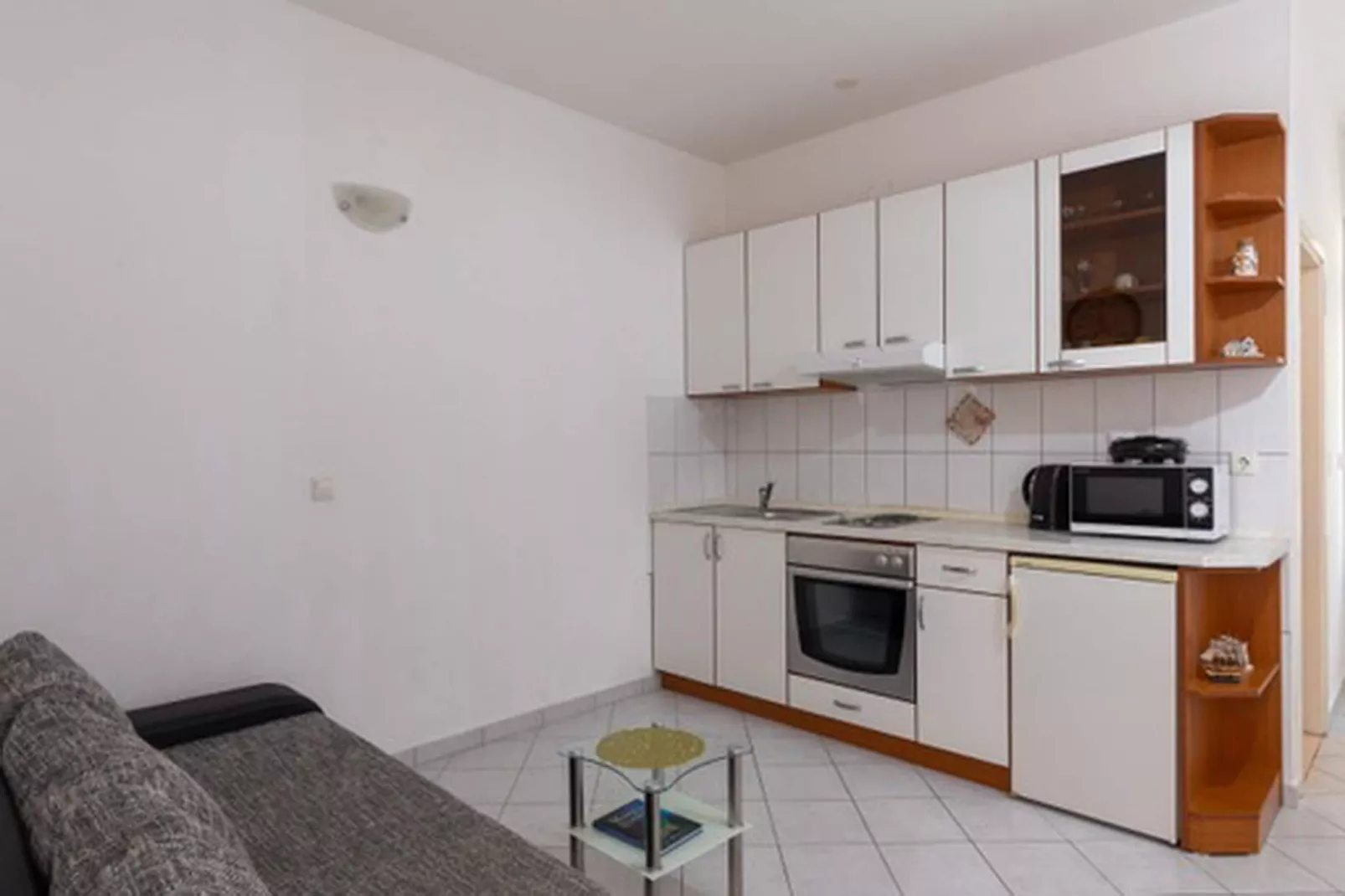 House Rašica - One Bedroom Apartment with Terrace and Sea view (2)-Keuken