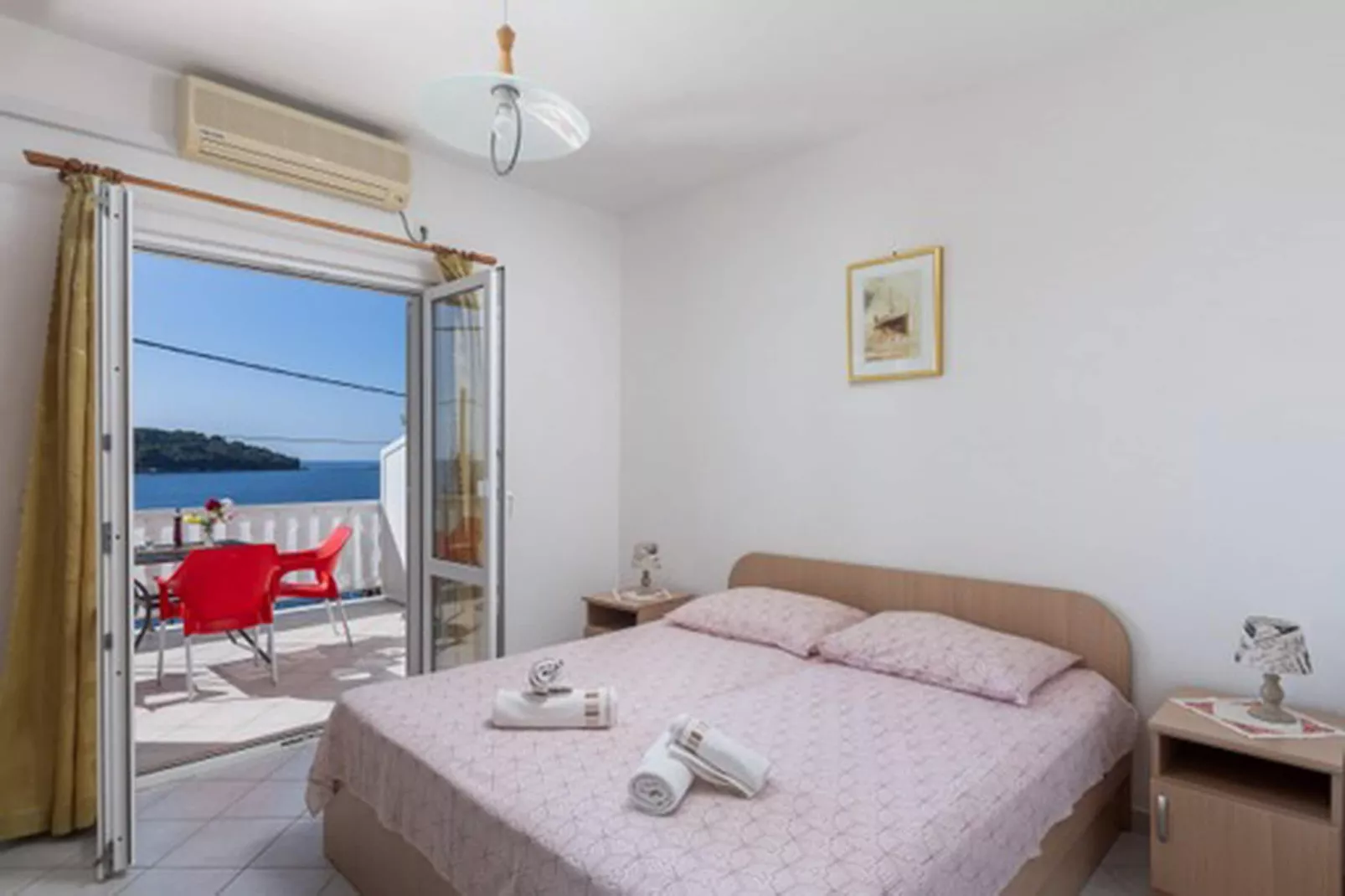 House Rašica - One Bedroom Apartment with Terrace and Sea view (2)-Slaapkamer