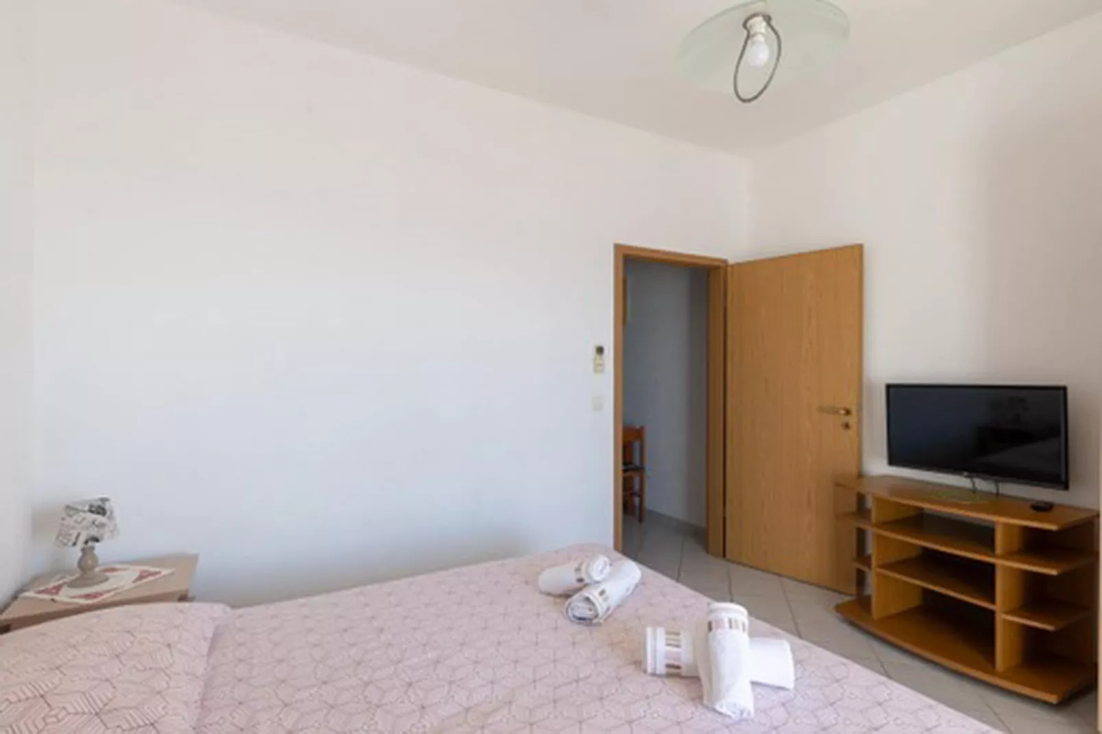 House Rašica - One Bedroom Apartment with Terrace and Sea view (2)-Slaapkamer