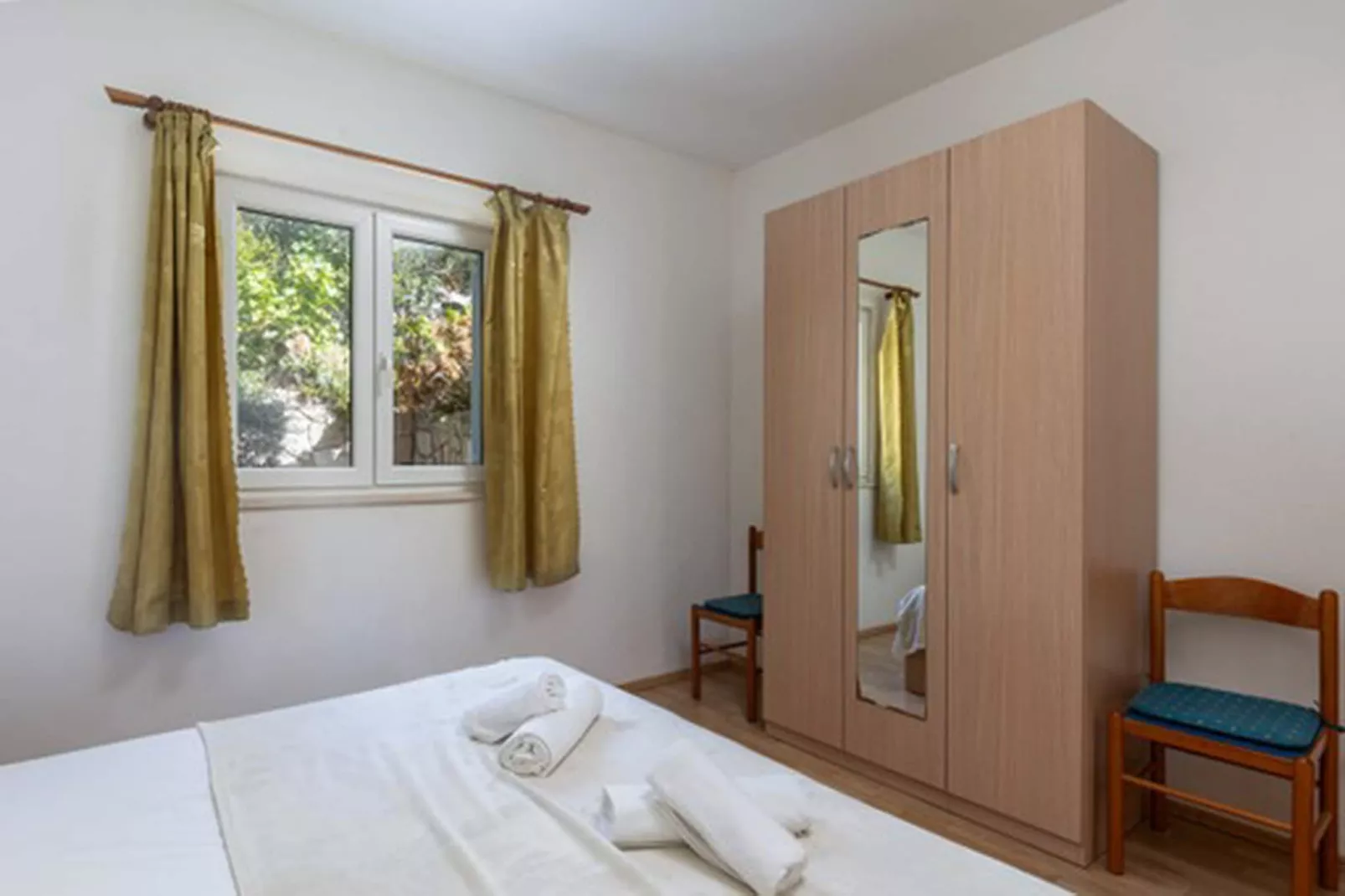 House Rašica - One Bedroom Apartment with Terrace and Sea view (3)-Slaapkamer