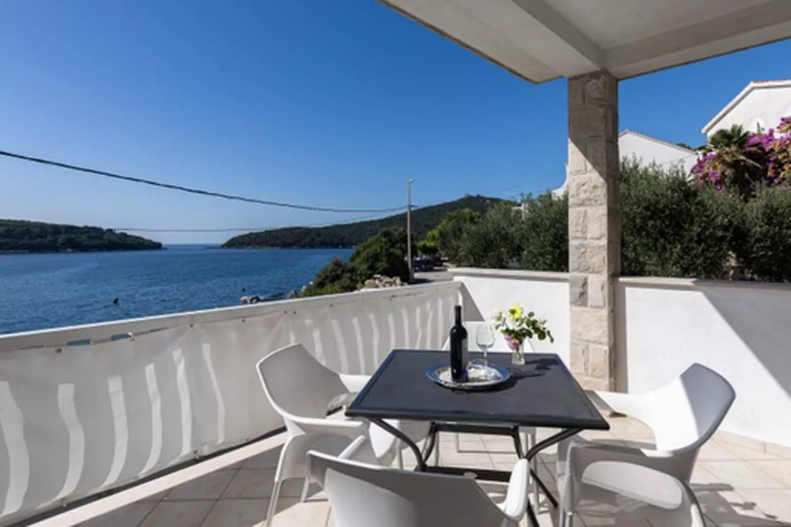 House Rašica - One Bedroom Apartment with Terrace and Sea view (3)-Terras