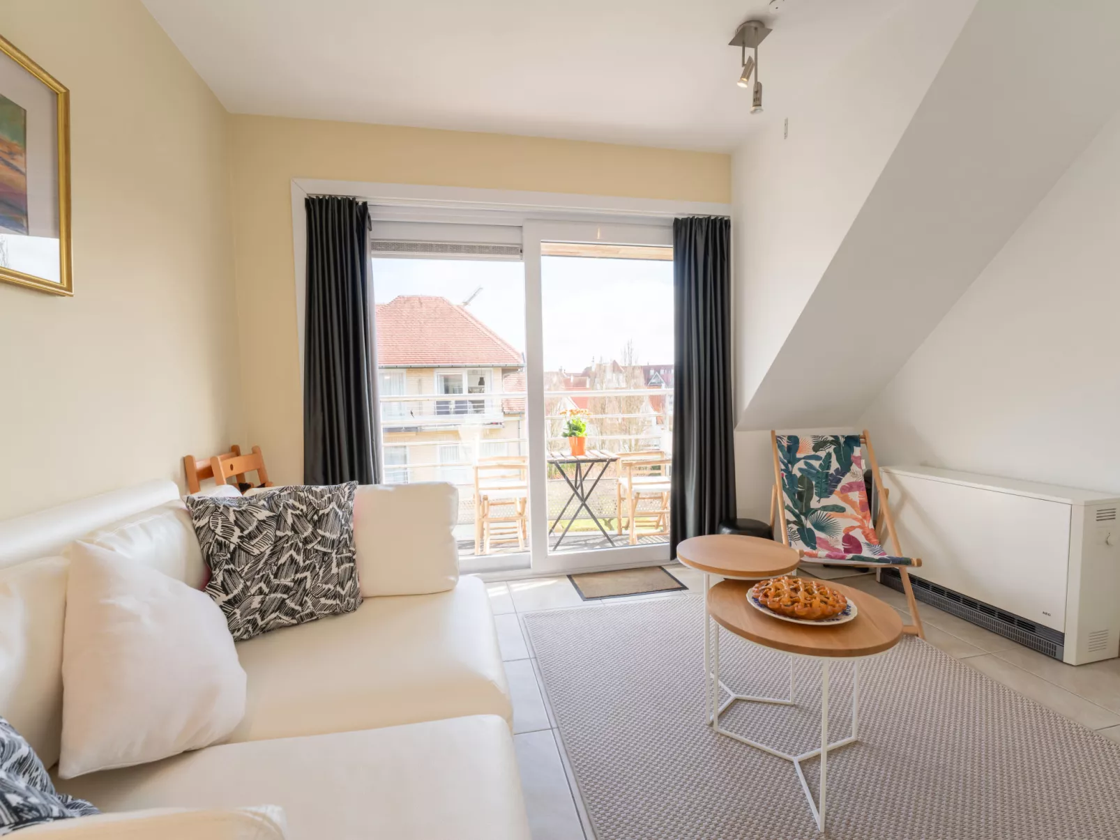 Appartment with beach cabine and parking-Binnen