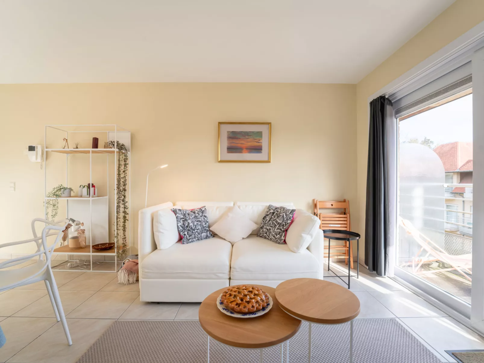 Appartment with beach cabine and parking-Binnen