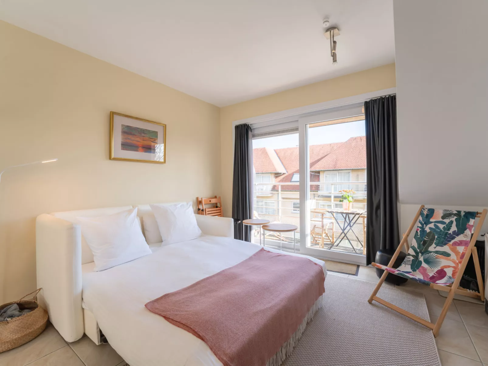 Appartment with beach cabine and parking-Binnen