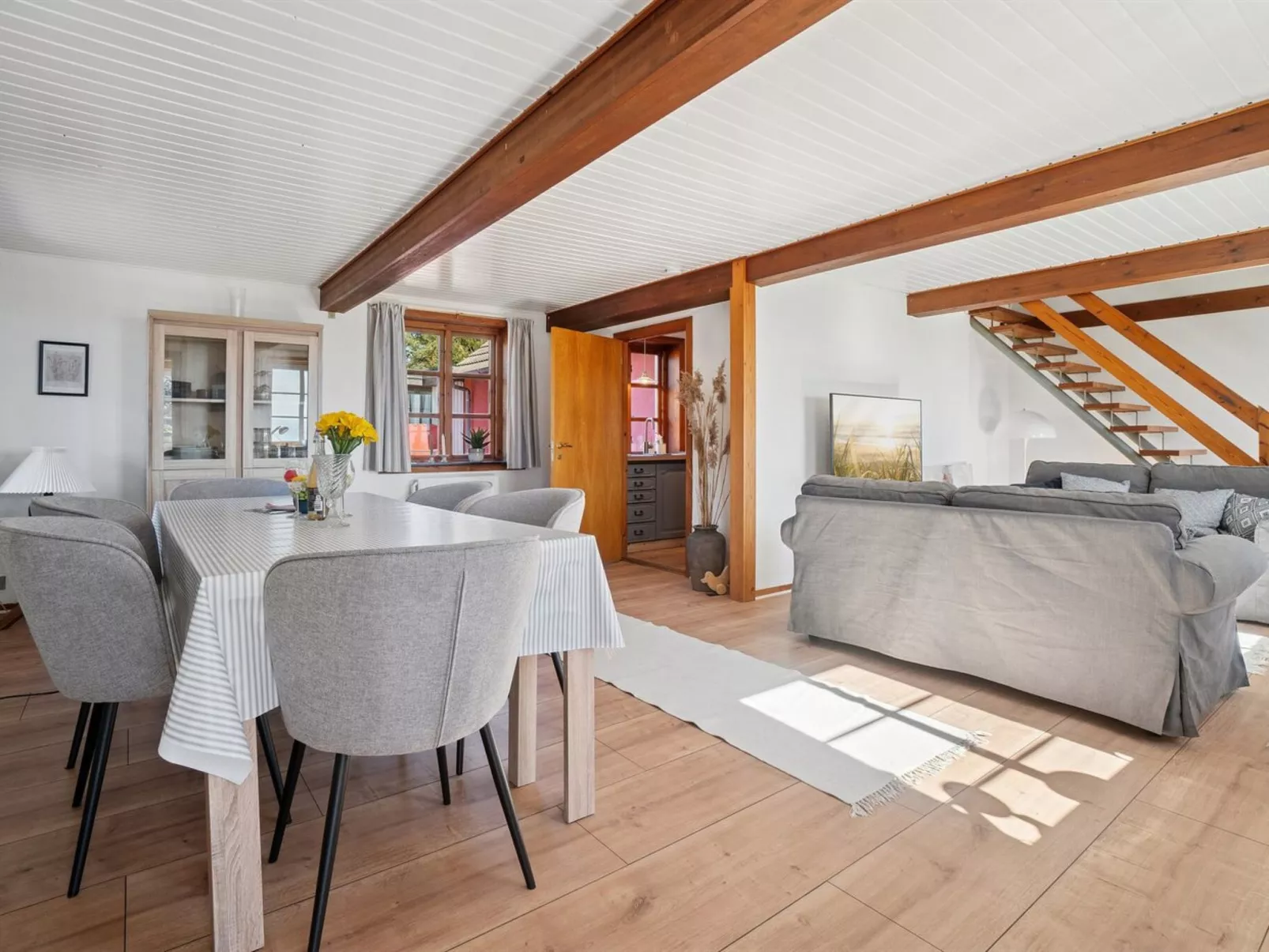 "Hakon" - 40m from the sea-Binnen