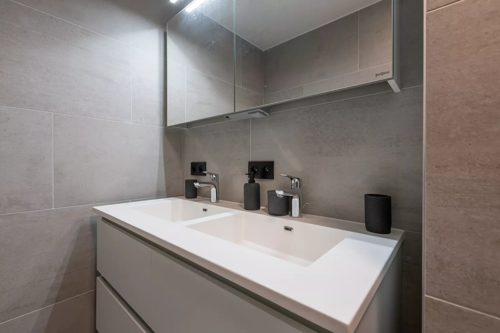 Green Lane The Sun  0401-Badkamer