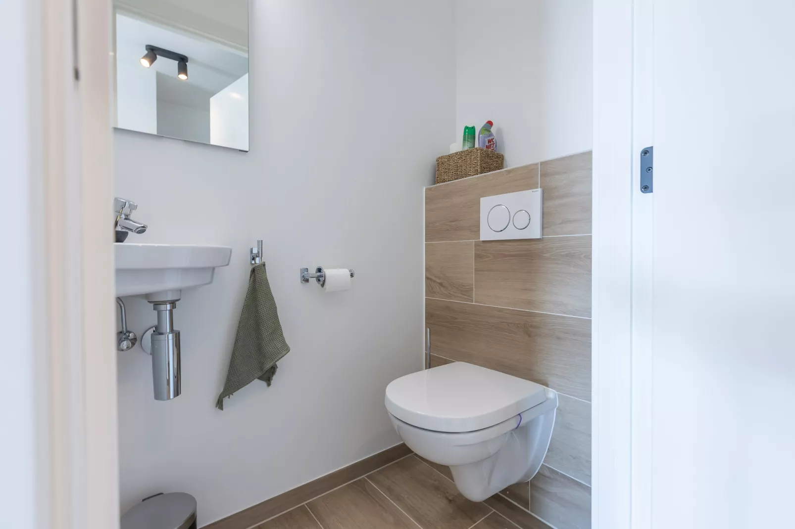 Green Lane The Sun  0401-Badkamer