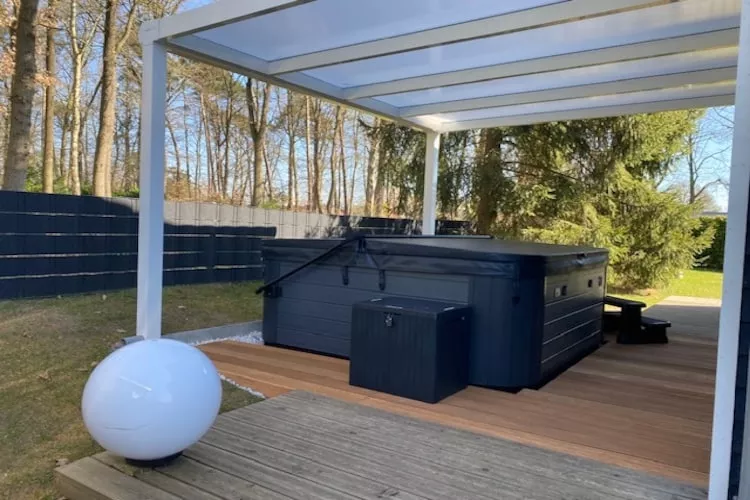 Seewind / 8 Personen-Wellness
