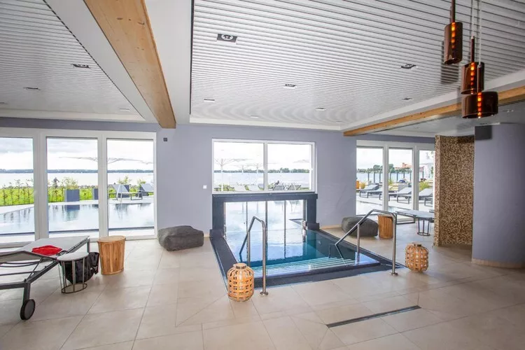 Apartments im MAREMÜRITZ Yachthafen Resort & Spa / Anker Penthouse Suite 3 Personen-Zwembad